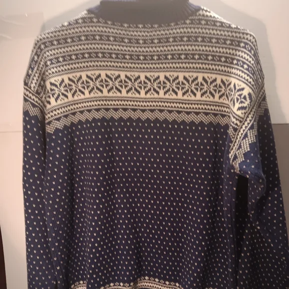 L.L. Bean womens turtle neck sweater - Picture 3 of 3